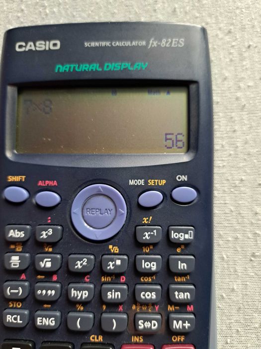Kalkulator  naukowy  Casio  FX-82 ES  - 249 funkcji