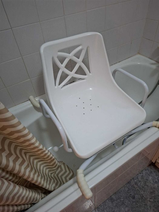 Cadeira de banho giratória