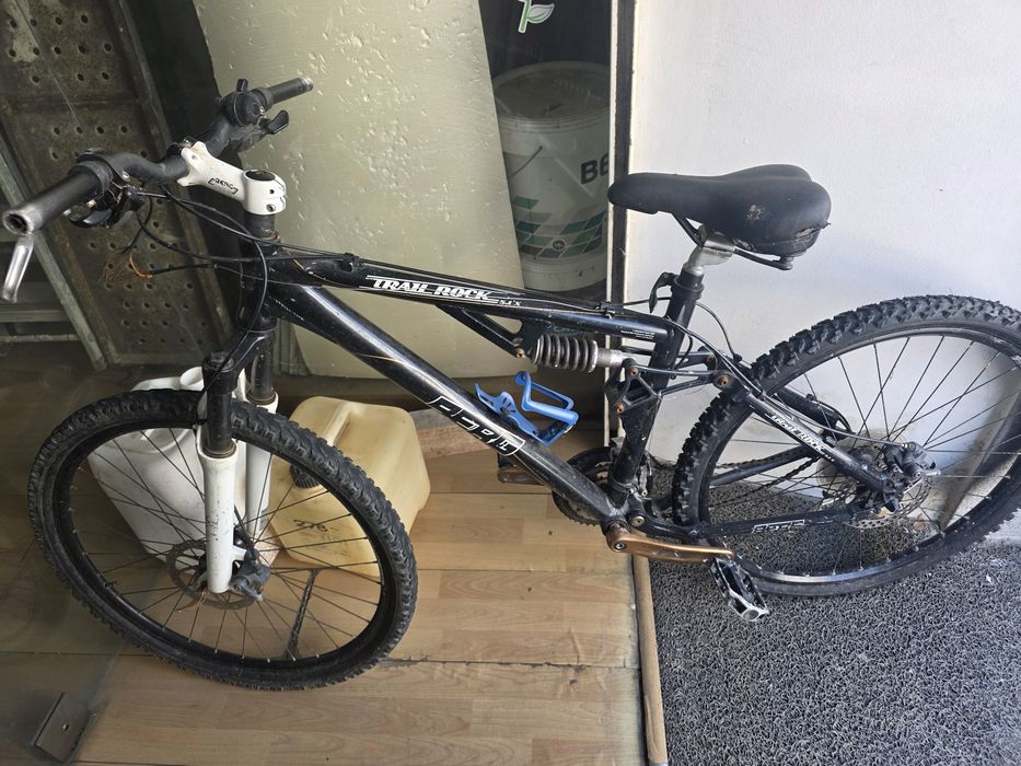 Bicicleta com defeitos folgas presisa ajustes