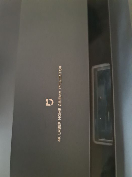 Projector mi 150 4k laser c avaria
