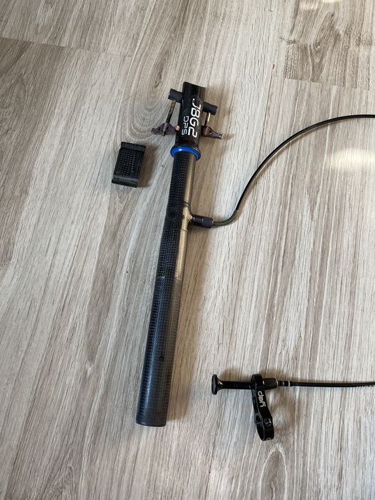 Sztyca karbonowa JBG2 DPS 30,9mm + manetka