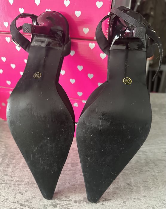 Buty satynowe na szpilce