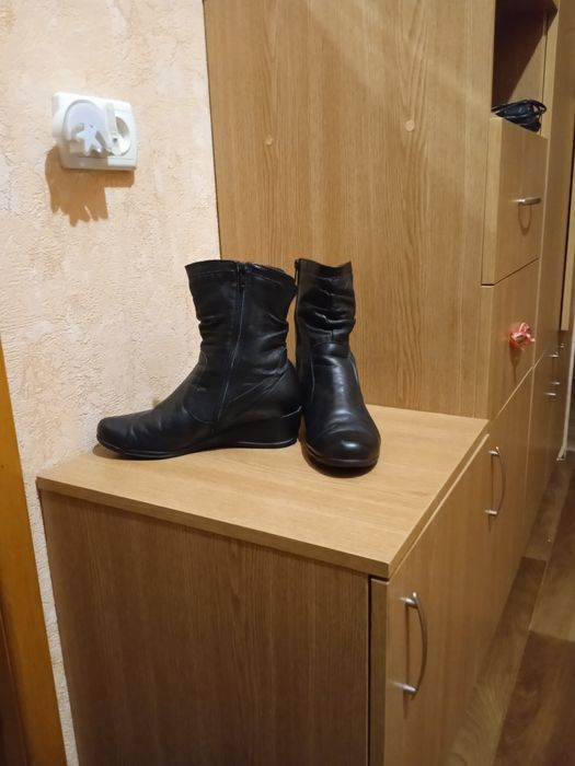 Женские кожаные осенние полусапоги б.у разм.40