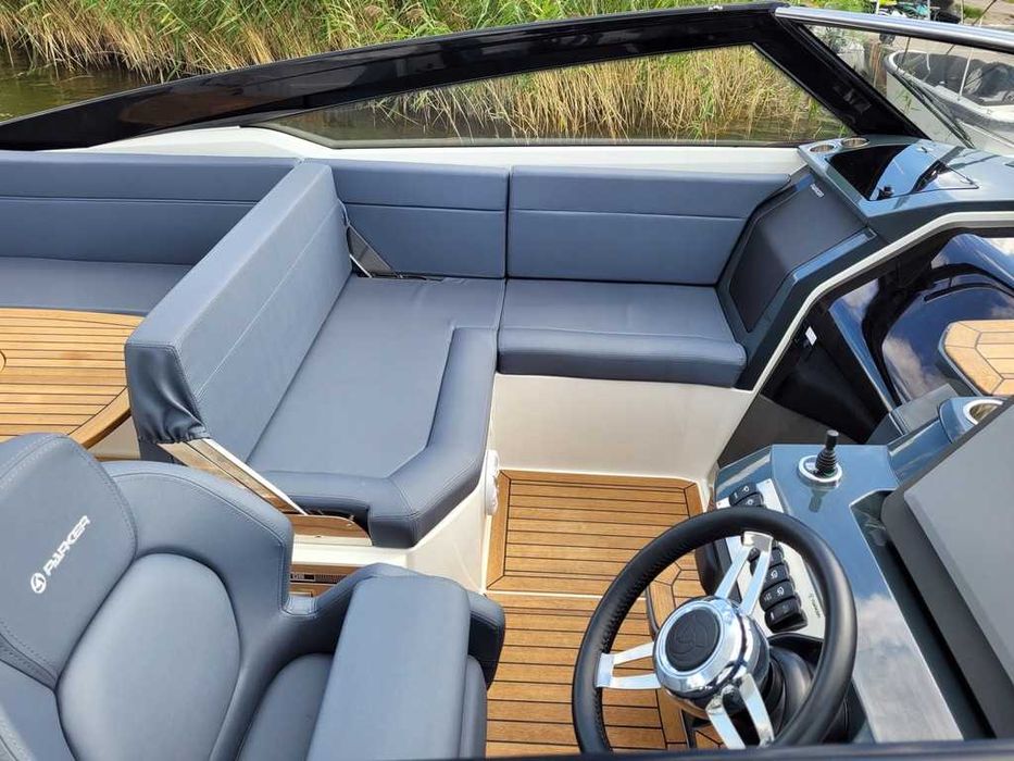 Łódź PARKER 800 Cruiser USZKODZONA