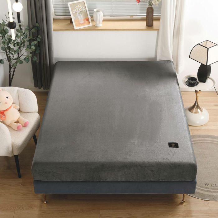 Велюрове простирадло на резинці