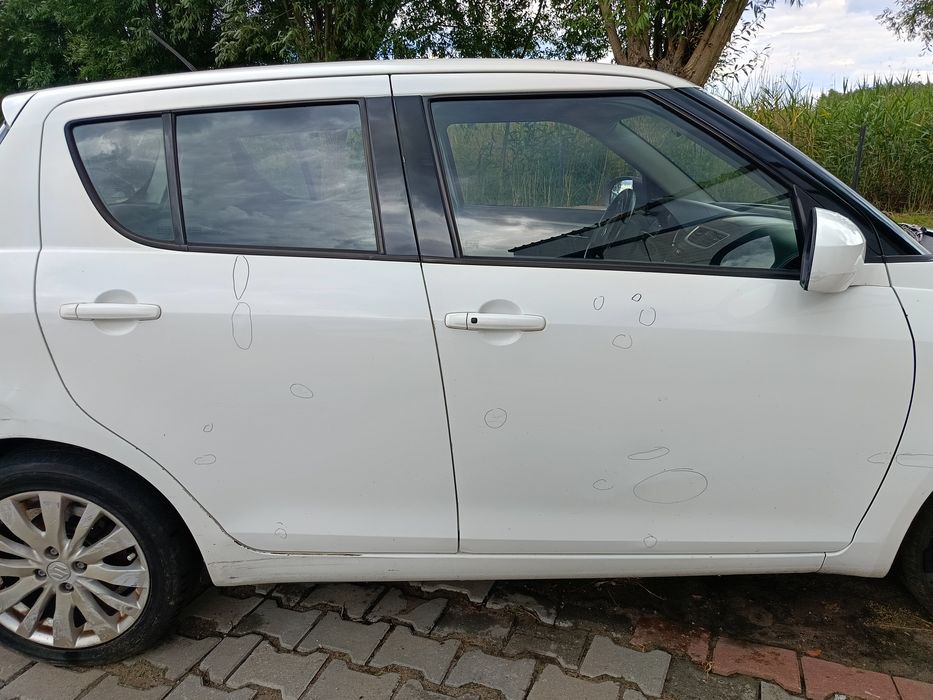 Suzuki Swift MK7 2010 drzwi prawe przednie tylne biale lewe prawe 26U 5d