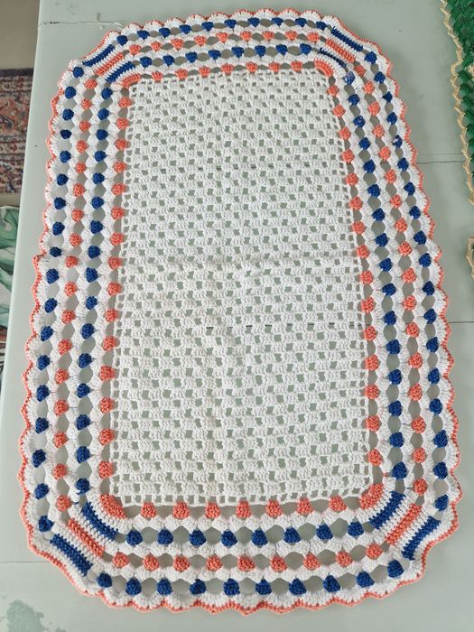 Lote de naprons em crochet, peças variadas