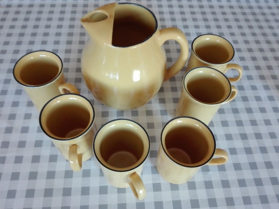 Jarro com 6 canecas