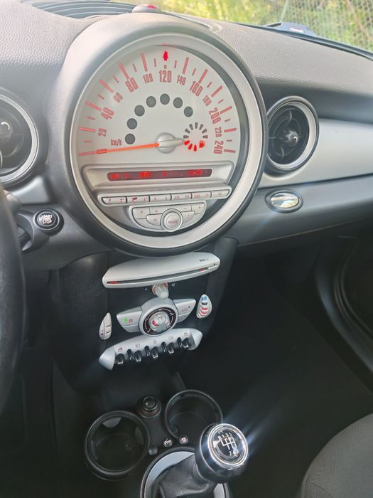 Mini Cooper 1.6 diesel  livro rev. Ótimo troco