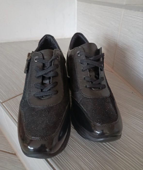 Buty damskie skórzane na koturnie Lasocki 37