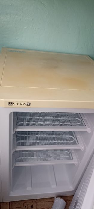Морозильна камера indesit