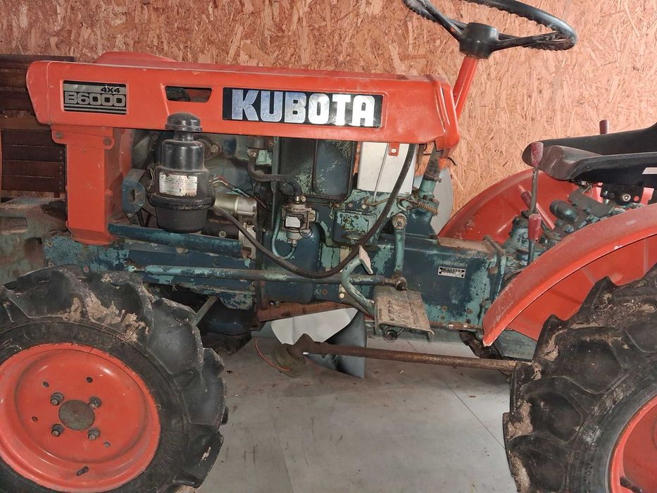 Trator kubota B6000 4x4