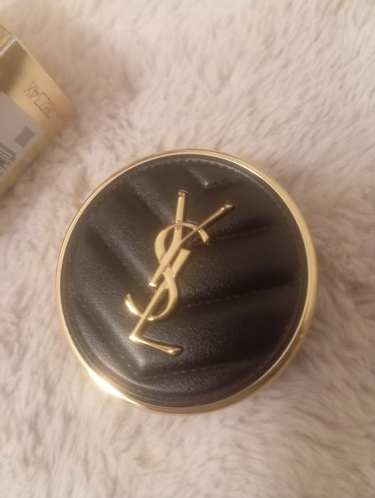 Puder YSL kolor 20