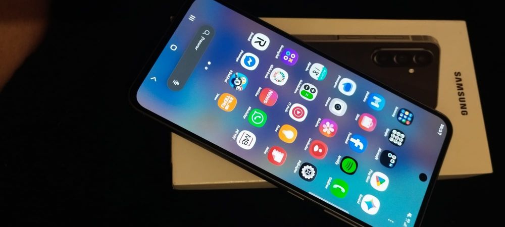 Troco ou vendo samsung A56 5G 128 gigas