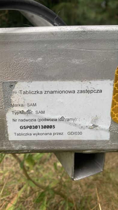 Przyczepa z hamulcem najazdowym podłodziowa lub motocyklowa