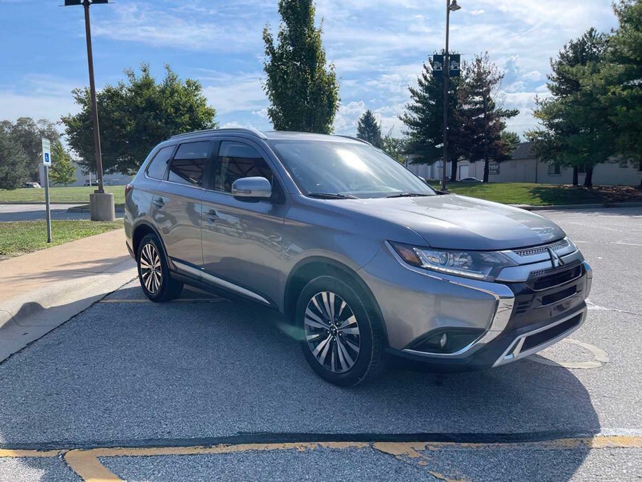 Mitsubishi Outlander SEL      2019