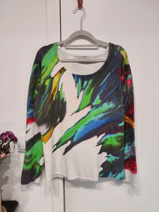 Sweter w modny wzór