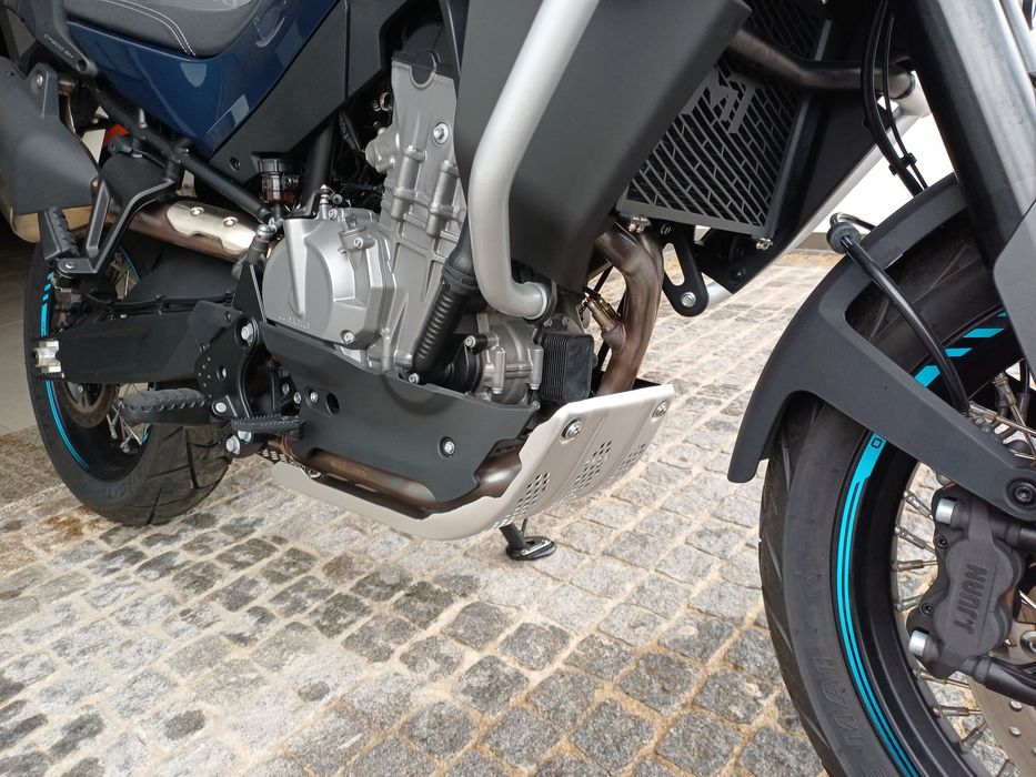 Cf moto 800mt sport só 1700klm