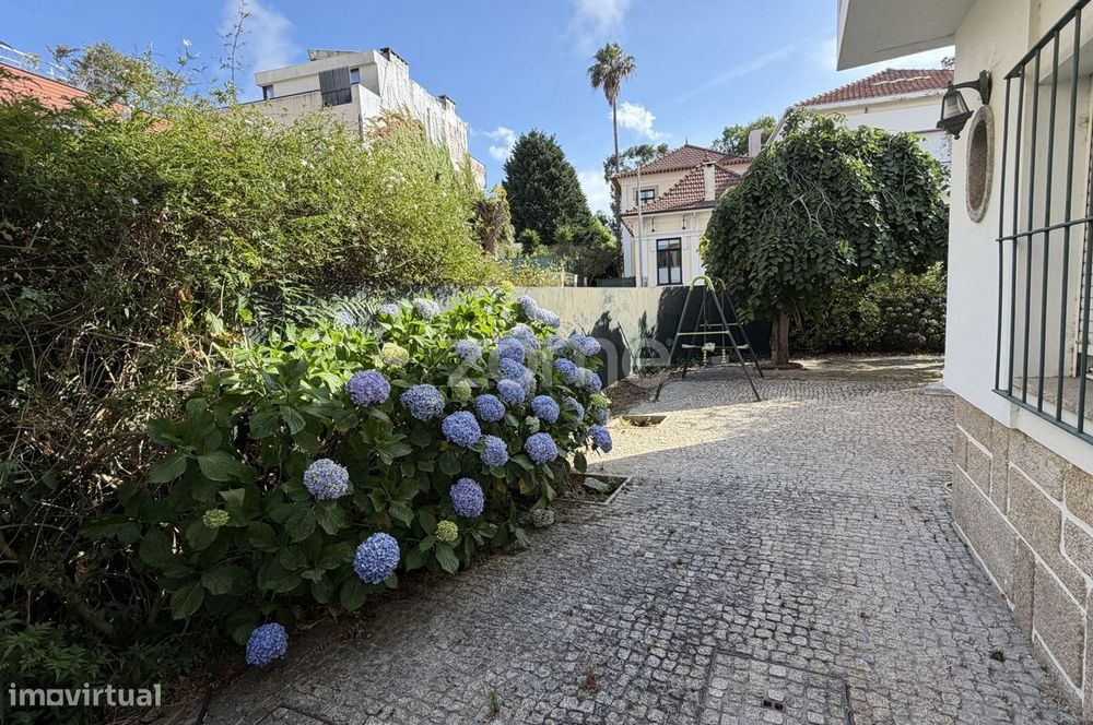 Moradia T4 com garagem e jardim | R. Tanger, Porto