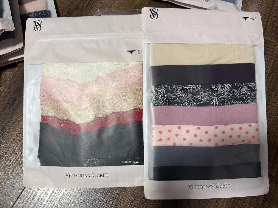 Набори трусиків Victoria's Secret