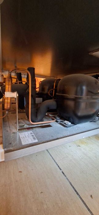 Lada witryna mroźnicza konserwator do lodów na 14 kuwet IGLOO ARIA