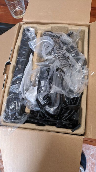 Cooler Corsair iCUE H100i Elite LCD XT – 240mm RGB C/Novo + Garantia