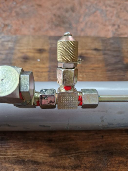 Siłownik hydrauliczny dwustronnego działania