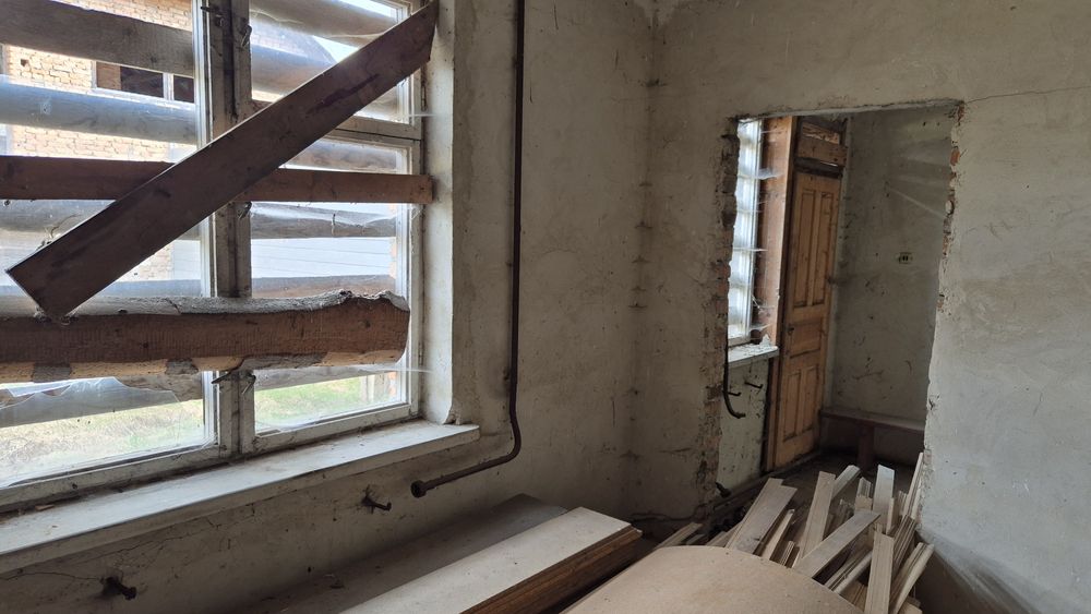 Продаж цегляного будинку