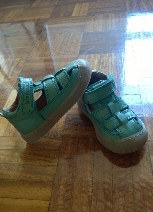 New Boys' Sandals in Size 20