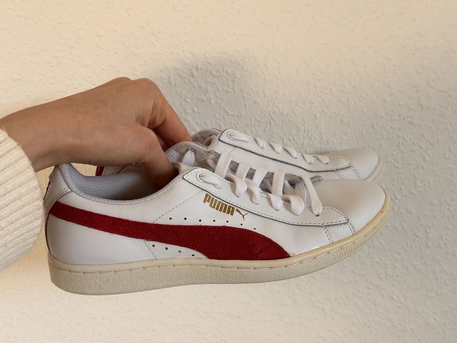 Женские кроссовки Puma 37