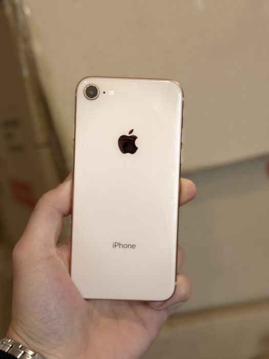 Iphone 8 на 64 гб/чудовий стан