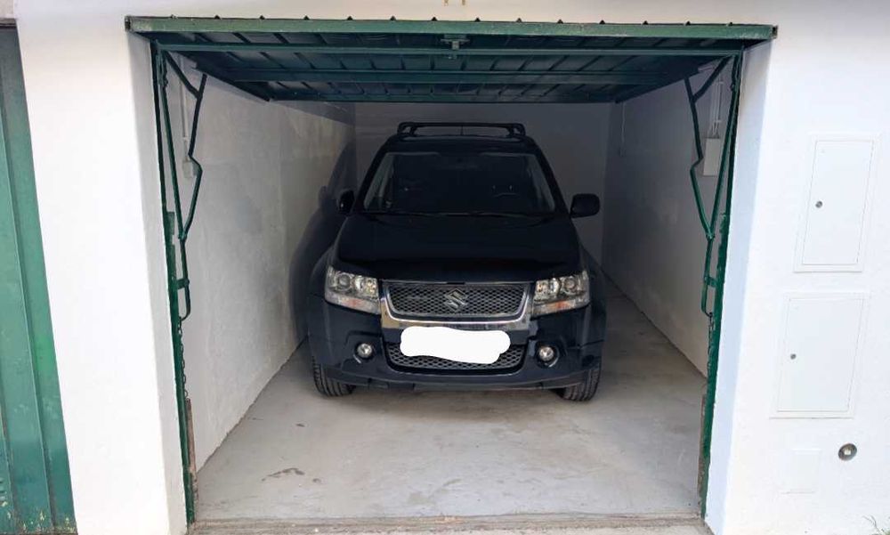 Garagem Box no centro de Mem Martins