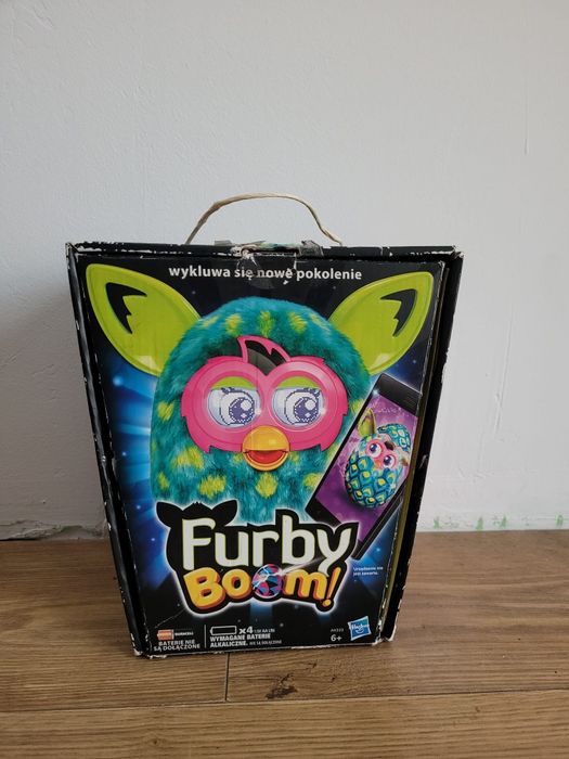 Furby z opakowaniem oryginalnym
