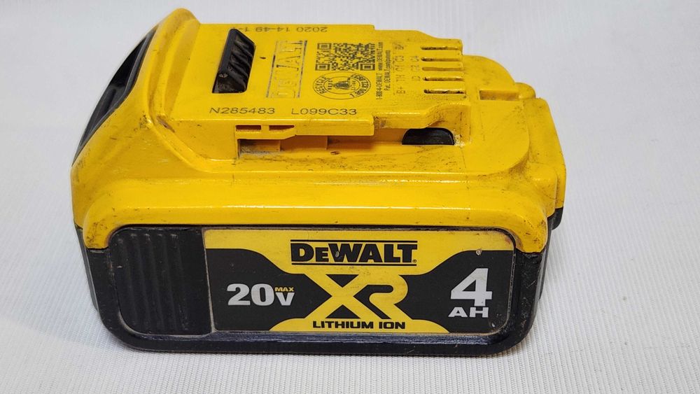 Акумулятор Dewalt DCB204 4ah 2020 рік з США оригінал