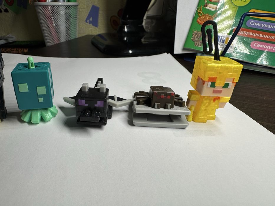 Продаж/Обмін фігурки кіндер Minecraft