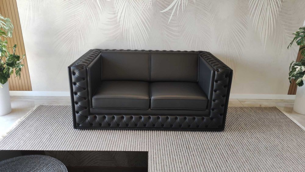 Sofa Versage, skóra naturalna, kanapa 2 osobowa stylowa Chesterfield