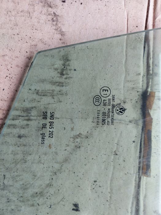 Szyba Prawa Przednia Vw Tiguan