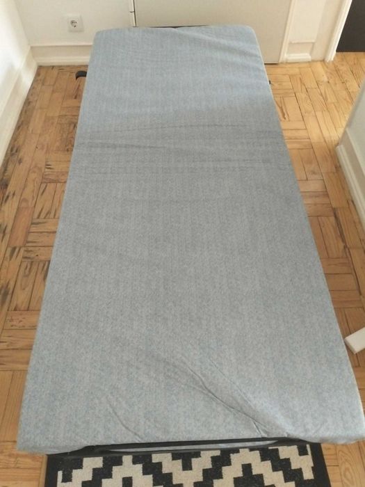 Cama dobrável IKEA 80x200 com colchão — como nova