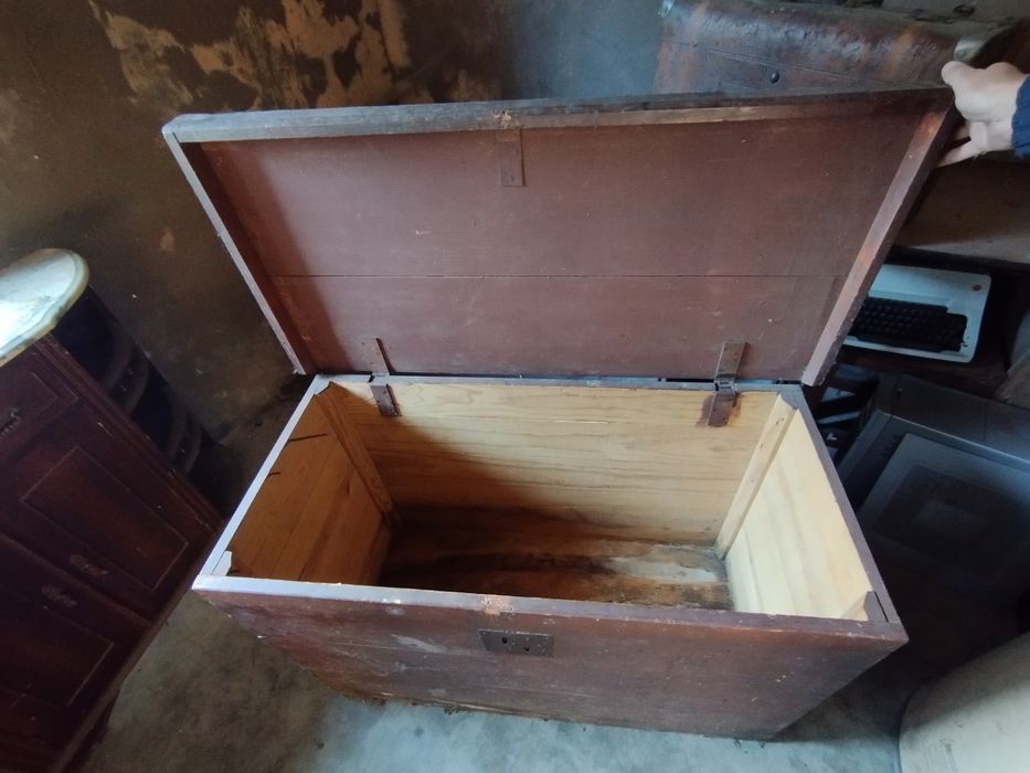 Baú de madeira  50X66X105