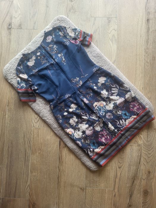 Sukienka w kwiaty r 42