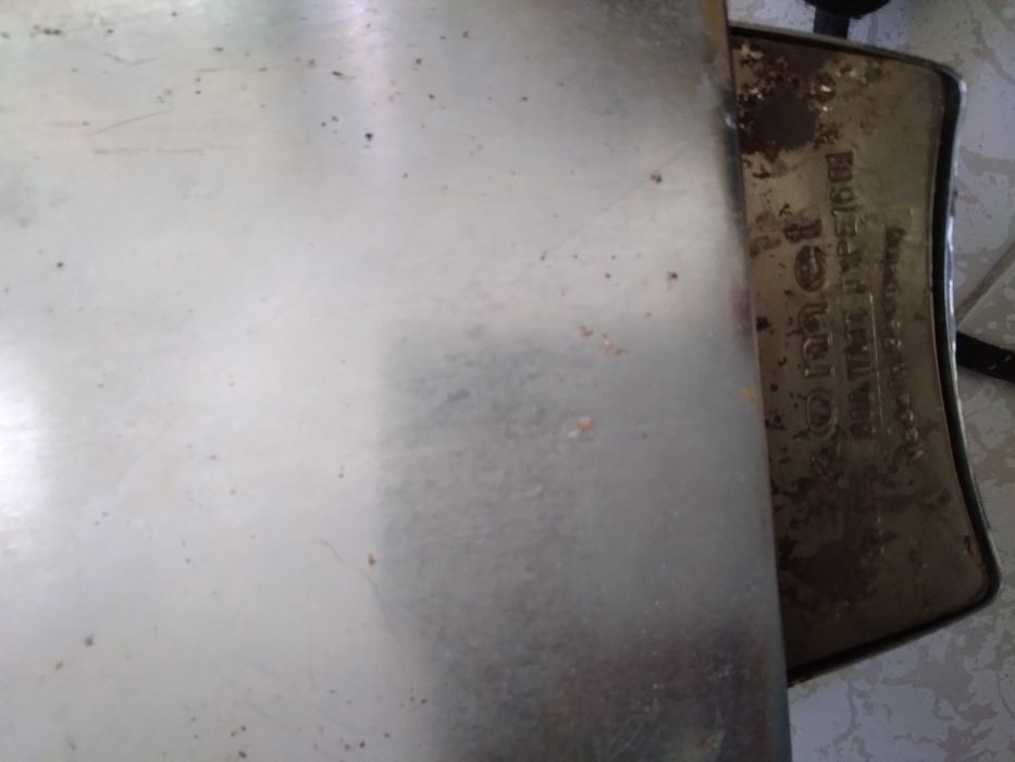 Ferro de engomar antigo funcional