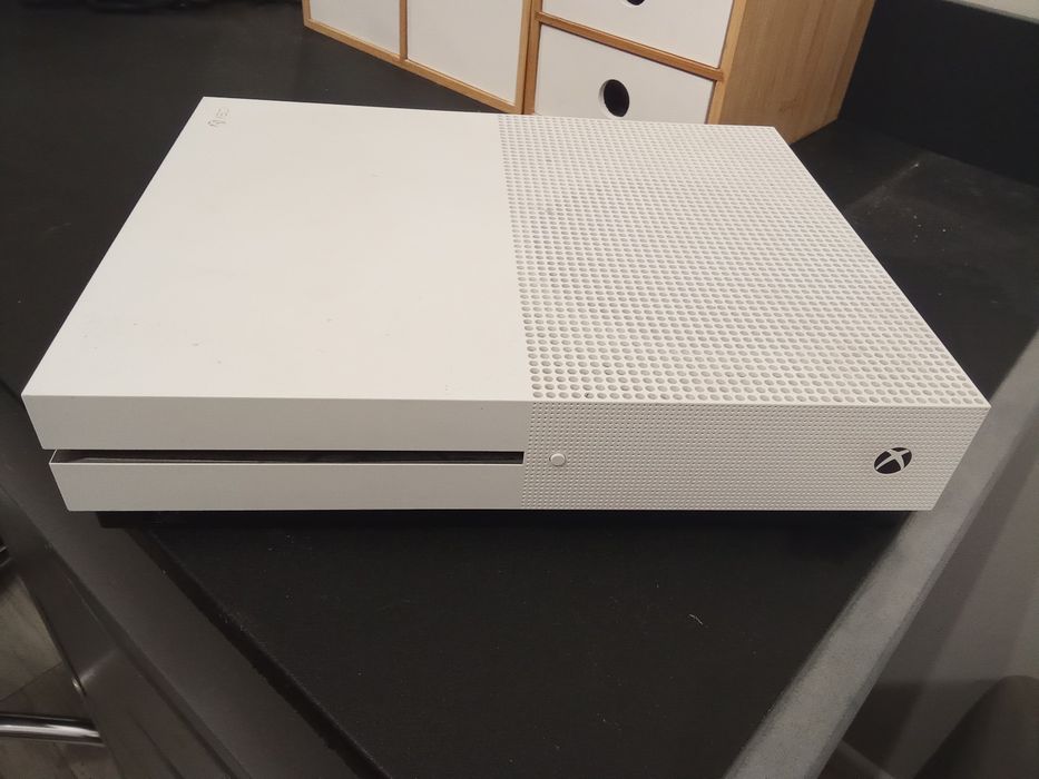 Xbox One S , 2 pady i GTA5 AKTUALNE