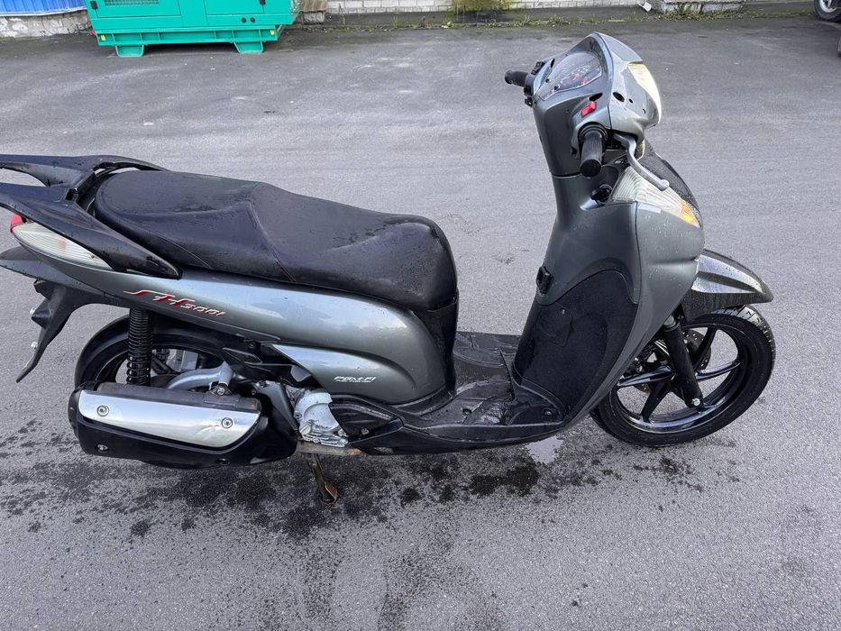 Продам Хонда sh-300