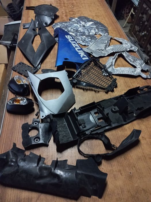 Suzuki gsxr 1000 k8 acidentada.