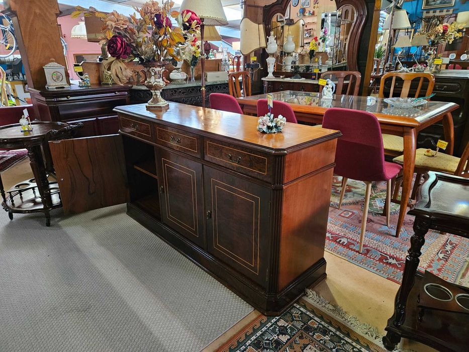 Aparador em madeira - Muito bom estado geral