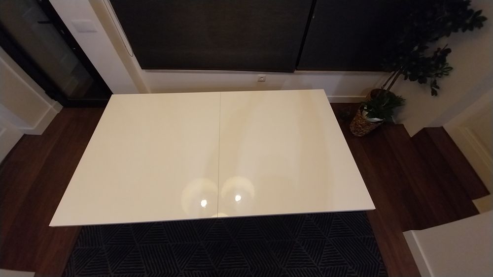 Mesa de sala extensivel - como nova.