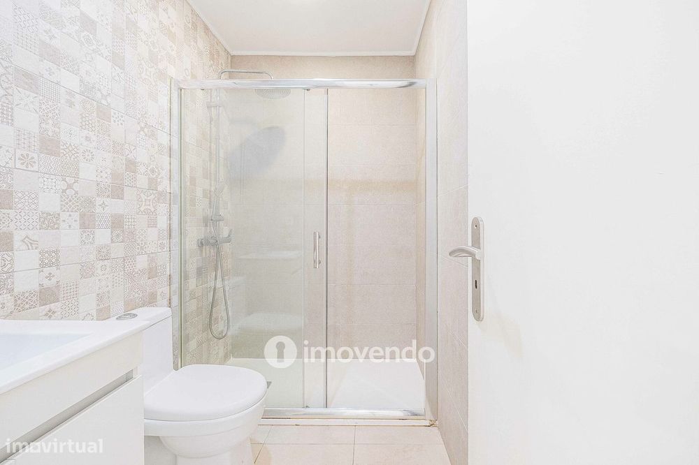 Apartamento T1 totalmente renovado, com varanda, na Sobreda