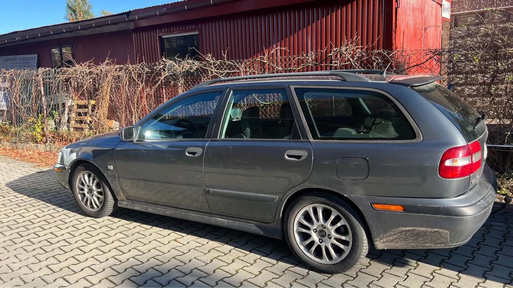 Volvo V40 2004 rocznik