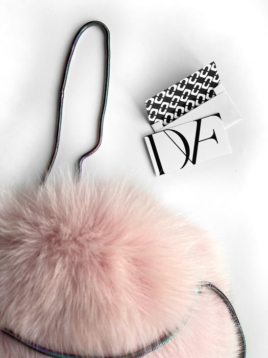 Diane Von Furstenberg Power of Love Fur Puff Carteira