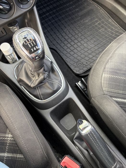 Opel Corsa E 2015 rok Color Edition